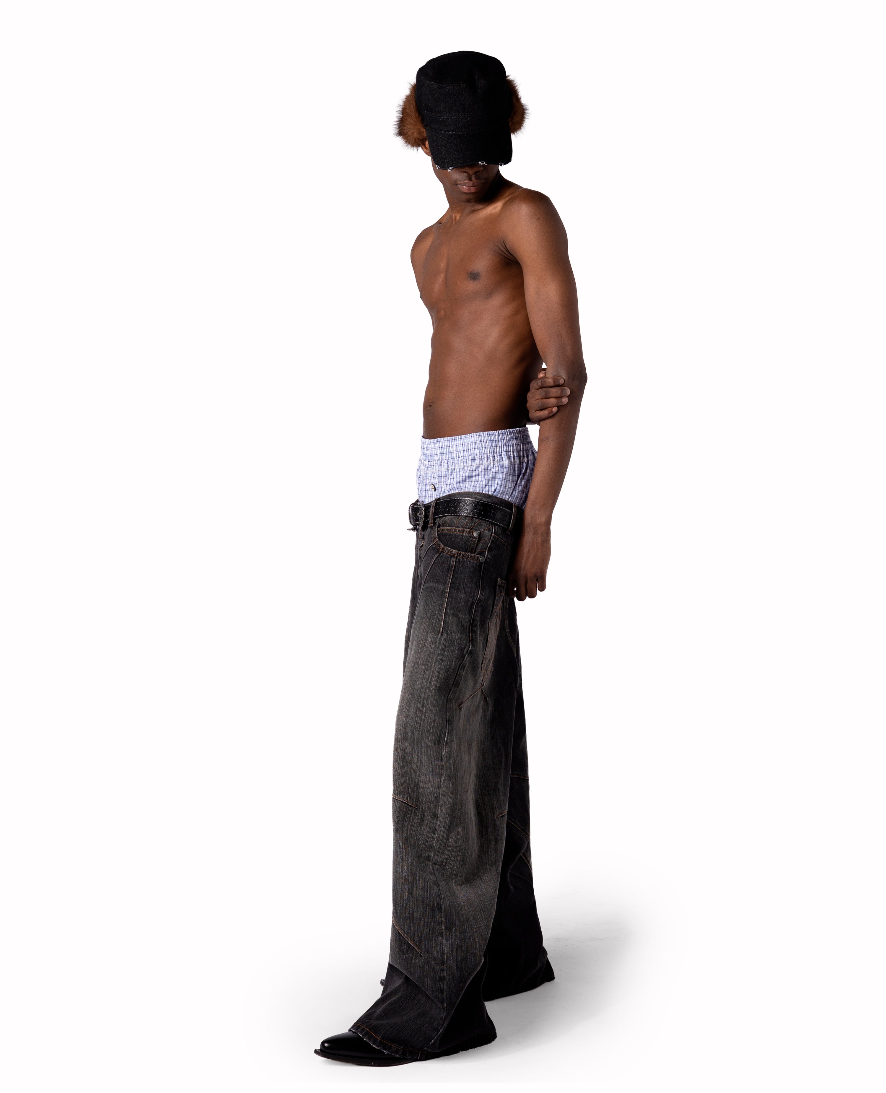 BLACK BEAM ULTRA-LOOSE FIT DENIM