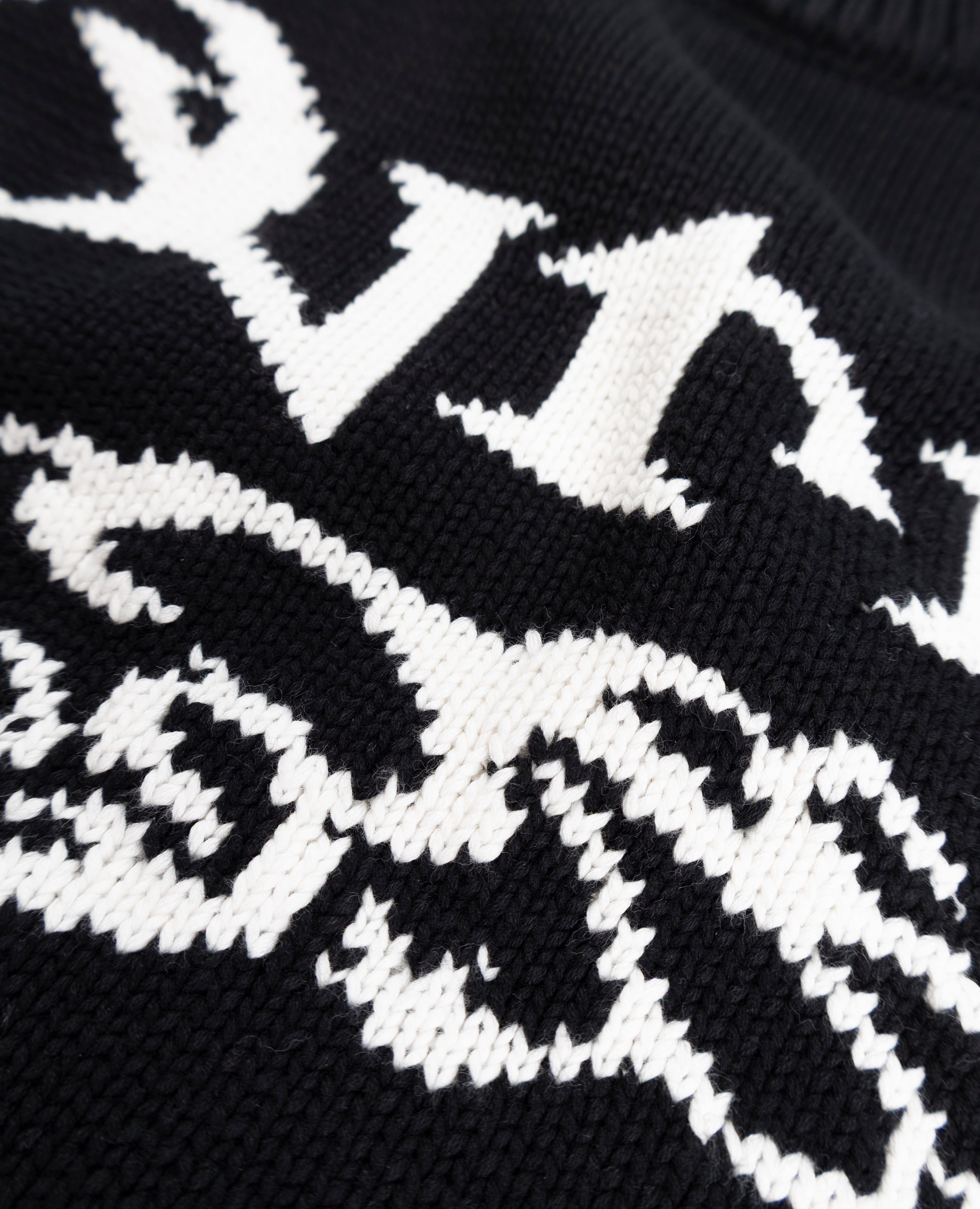 ORNAMENT KNIT